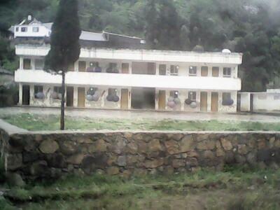 昨日，貴州畢節(jié)某小學(xué)，只有二、四、六三個(gè)年級(jí)，四年級(jí)學(xué)生30多名。讀者供圖