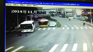 老人倒在路上，最終不治