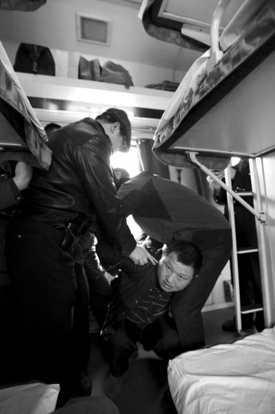 男子涉嫌殺人漂白身份潛逃23年 熟睡中被擒獲 男子涉嫌殺人漂白身份潛逃23年 熟睡中被擒獲