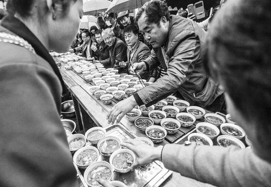 臊子面讓大家過(guò)足了癮 臊子面讓大家過(guò)足了癮