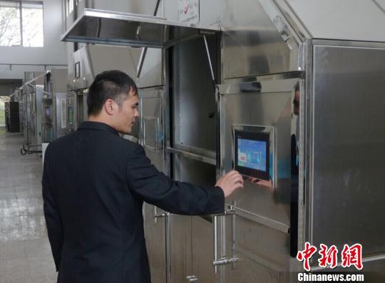 浙江90后堅(jiān)守遺體化妝師4年:曾想過離開 浙江90后堅(jiān)守遺體化妝師4年:曾想過離開