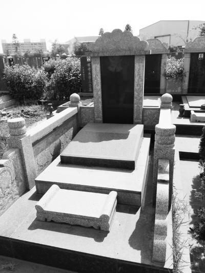 ?？诓糠帜箞@賣活人墓 價(jià)格數(shù)千至十幾萬元不等