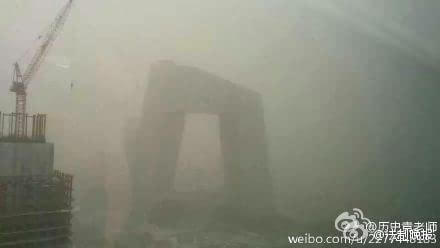 央視大褲衩花50萬清洗后遇沙塵暴 網(wǎng)友:白洗了 央視大褲衩花50萬清洗后遇沙塵暴 網(wǎng)友:白洗了