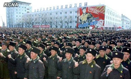 朝鮮黃海北道、咸鏡南道和南浦市11日舉行軍民大會，支持朝鮮人民軍最高司令部發(fā)言人聲明。