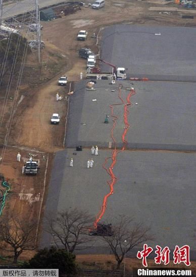 東京電力公司福島第一核電站一儲水池4月5日發(fā)生污水泄漏事故，維修人員自4月6日起，開始使用5臺水泵進行污水轉移作業(yè)，目前已成功轉移13000噸污水，但是仍有47噸發(fā)生了泄露。事故發(fā)生3天以來，泄漏污水總量約167噸。