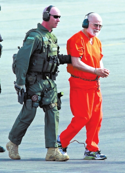 詹姆斯·巴爾杰（右）2011年資料圖片。圖/CFP