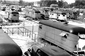 美國(guó)的一個(gè)移動(dòng)拖車(chē)房社區(qū) 資料圖片 美國(guó)的一個(gè)移動(dòng)拖車(chē)房社區(qū) 資料圖片