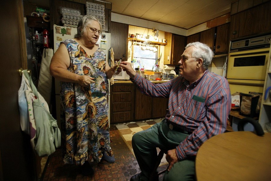 9年前，里克在聽說奧德塞的生活陷入困境后又讓她回來和自己一起住。