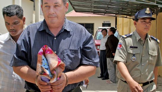 邁克爾·佩佩在柬埔寨被逮捕。