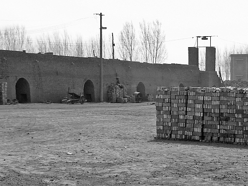 東張巨村的磚窯廠。