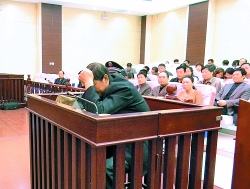 庭審中，楊某一直沒有抬頭。