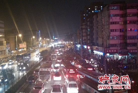 8月7日晚21點(diǎn)5分，道路終于恢復(fù)通行