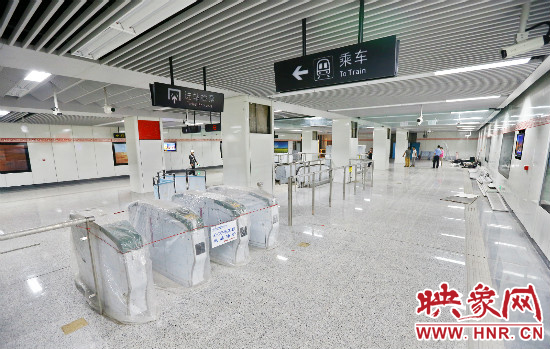 一層地鐵站內(nèi)部 一層地鐵站內(nèi)部