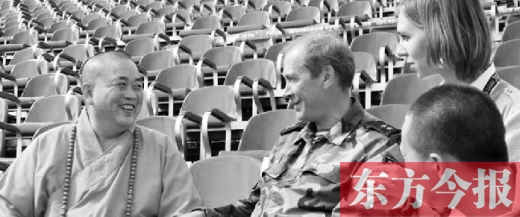 克里姆林宮警衛(wèi)司令謝爾蓋將軍會見釋永信，一同觀看排練