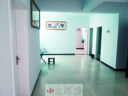 入住的居民說,這套廉租房面積超過100平方米。