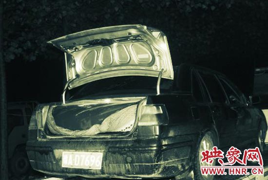 圖為改裝后的轎車，專門(mén)用于儲(chǔ)油