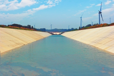 圖為已經(jīng)竣工的南水北調(diào)中線工程方城段。