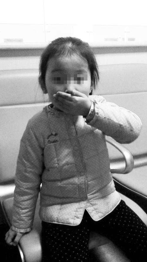 女孩咽部受創(chuàng)不停嘔吐 女孩咽部受創(chuàng)不停嘔吐