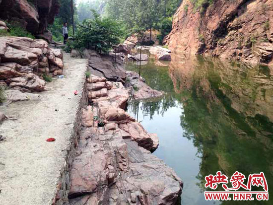 游客落水處。