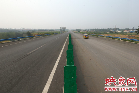 10條都市區(qū)快速路的開通，使市民出行更方便