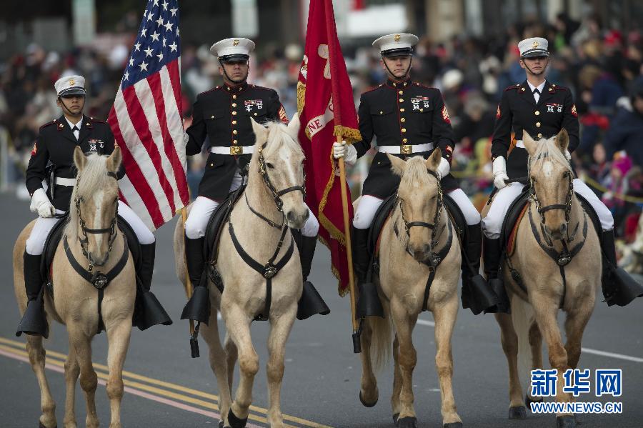 美國(guó)帕薩迪納舉行第124屆玫瑰花車游行