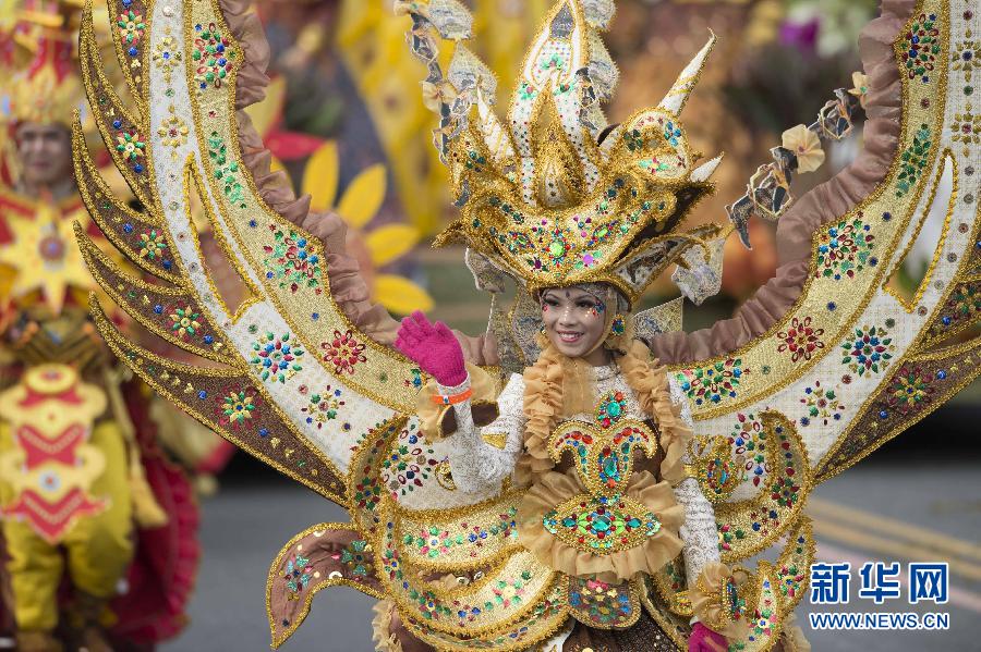 美國(guó)帕薩迪納舉行第124屆玫瑰花車游行