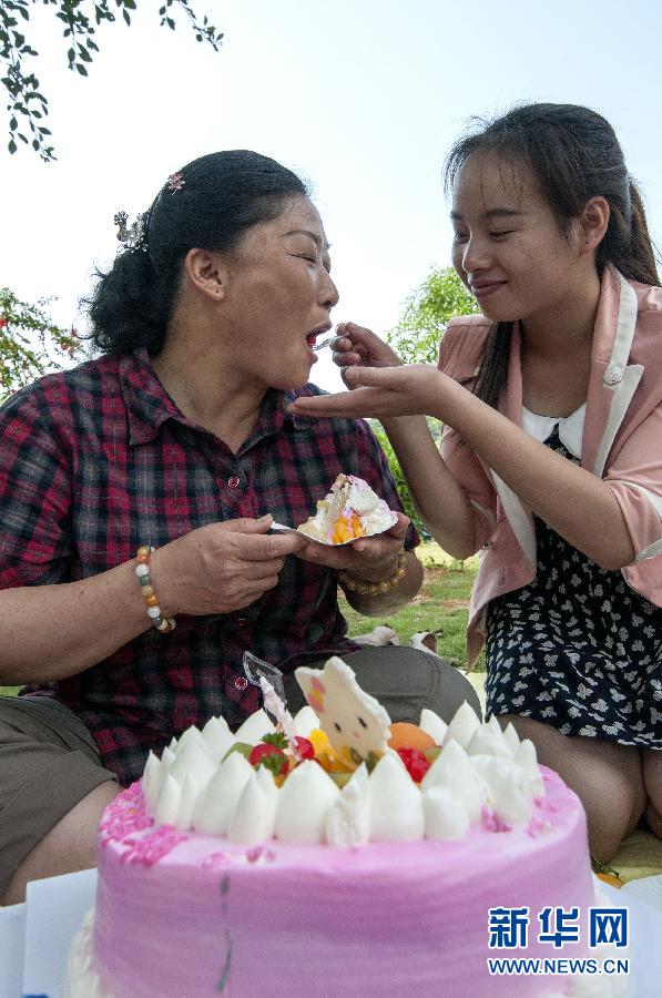 那些年，感動(dòng)過我們的母親