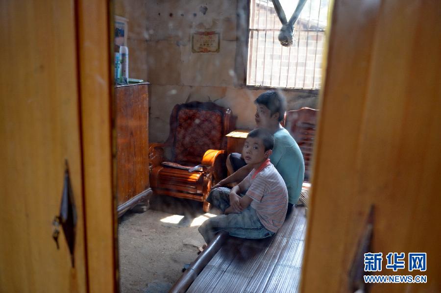 農(nóng)場(chǎng)棚戶(hù)區(qū)的最后留守家庭：留下的是回憶，迎來(lái)的是幸福