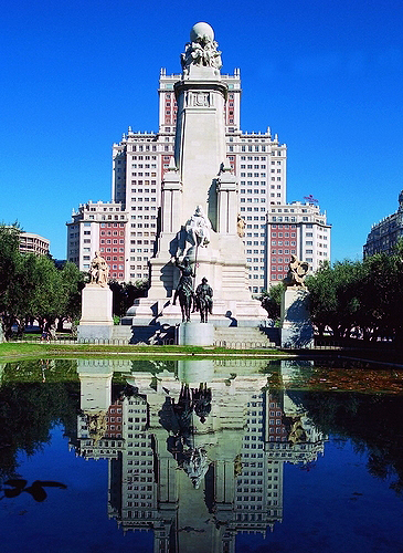 塞萬(wàn)提斯紀(jì)念碑 塞萬(wàn)提斯紀(jì)念碑