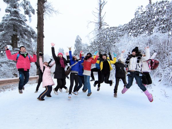 沐浴拜佛峨眉山，吉祥如意大家沾