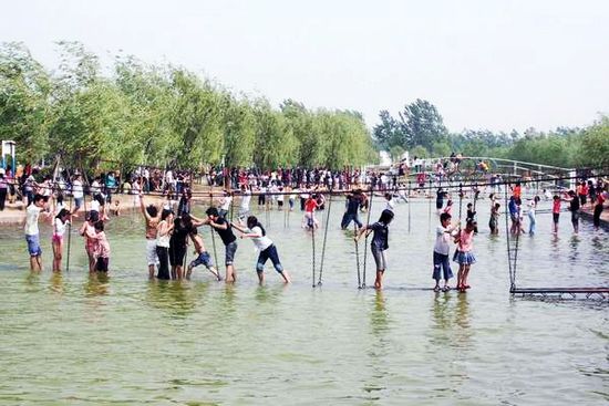 金駱駝鳥游樂(lè)園之水上樂(lè)園 金駱駝鳥游樂(lè)園之水上樂(lè)園