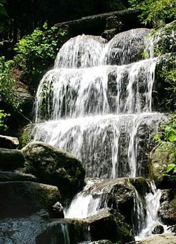 清涼夏日我做主 盤點(diǎn)中國(guó)六大避暑瀑布 清涼夏日我做主 盤點(diǎn)中國(guó)六大避暑瀑布