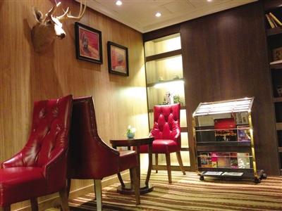 　　28平方米的豪華標(biāo)準(zhǔn)間設(shè)施齊全。