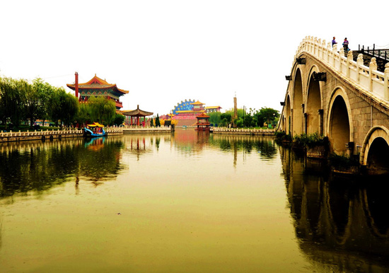 十一黃金周河南接待游客3720萬(wàn)人 旅游收入212億 十一黃金周河南接待游客3720萬(wàn)人 旅游收入212億