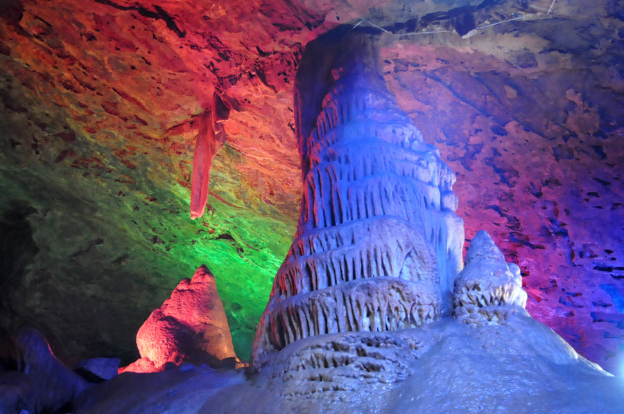 炎夏暢游雪花洞清涼愜意樂(lè)享受 炎夏暢游雪花洞清涼愜意樂(lè)享受