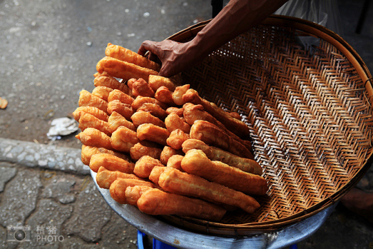 緬甸，繽紛的街邊平民小吃