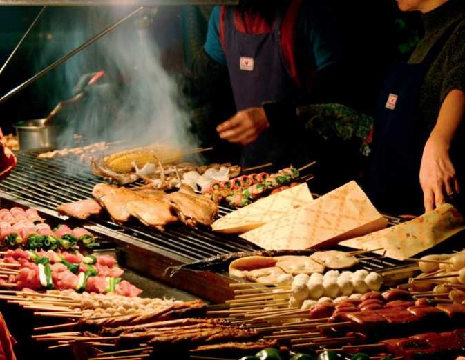 廟不離市、市不離廟的臺灣小吃