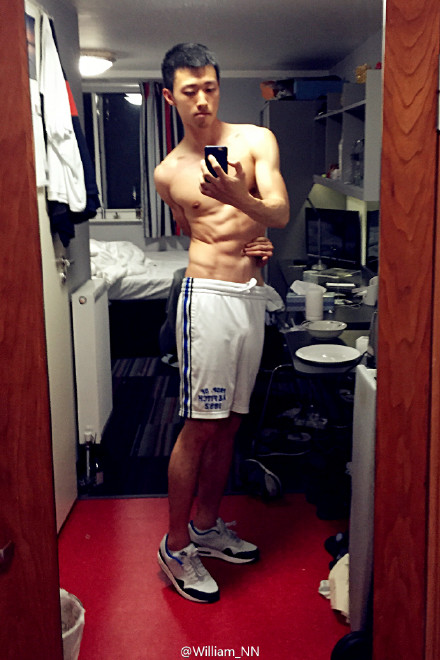 這么性感，你女朋友造？