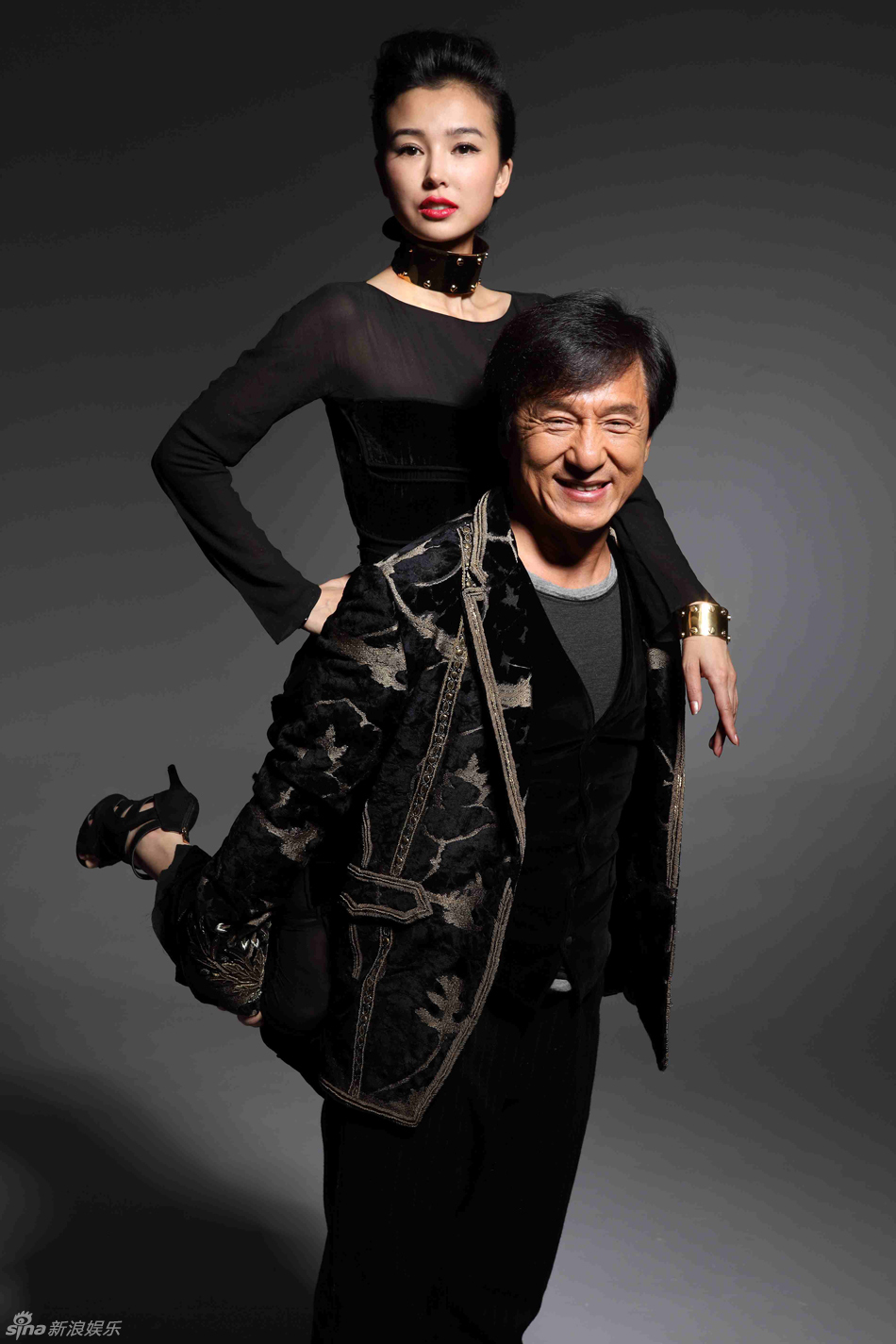 成龍姚星彤賀歲大片摩登時(shí)尚 成龍姚星彤賀歲大片摩登時(shí)尚