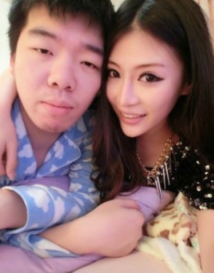 吉星鵬與祁可欣合影。