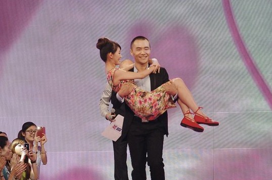 仵江抱著吳子恩離場(chǎng) 仵江抱著吳子恩離場(chǎng)