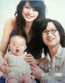 汪峰、葛薈婕和女兒