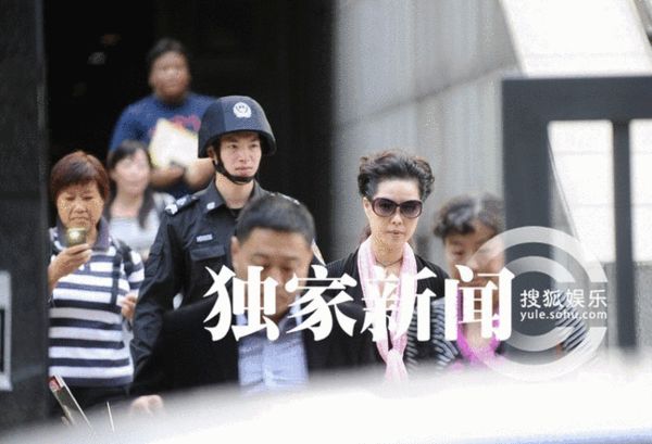 夢(mèng)鴿出法院 夢(mèng)鴿出法院