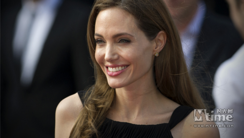 朱莉執(zhí)導(dǎo)二戰(zhàn)題材片開機 朱莉執(zhí)導(dǎo)二戰(zhàn)題材片開機