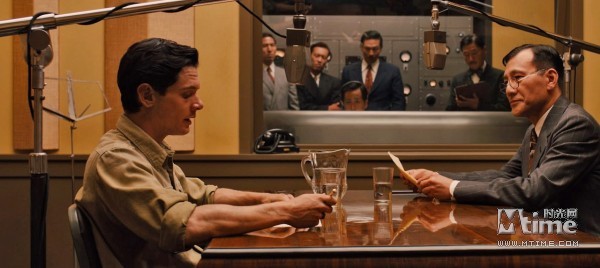 朱莉執(zhí)導(dǎo)"堅(jiān)不可摧"首曝預(yù)告 朱莉執(zhí)導(dǎo)"堅(jiān)不可摧"首曝預(yù)告