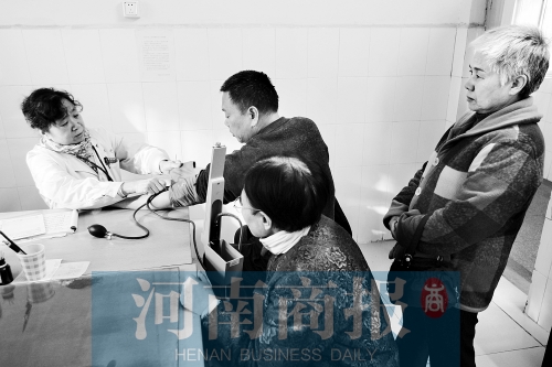 河南要建立體醫(yī)療網(wǎng)絡(luò) 讓每個(gè)居民都有“健康身份證” 河南要建立體醫(yī)療網(wǎng)絡(luò) 讓每個(gè)居民都有“健康身份證”