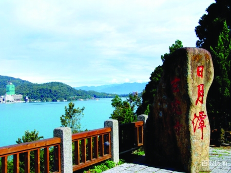 臺(tái)灣游專家3月29日、4月21日連續(xù)開行游臺(tái)灣送香港夕陽紅專列，組織近2000位爸媽走進(jìn)寶島臺(tái)灣，圓