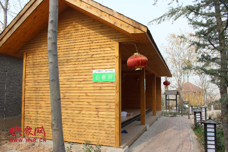 石板浴，躺在上面超級爽