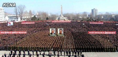 朝鮮民眾稱，朝鮮軍民“將在任意時(shí)期、對(duì)任意對(duì)象隨意實(shí)施無(wú)止境的正義打擊，一定實(shí)現(xiàn)民族的夙愿祖國(guó)統(tǒng)一大業(yè)”。