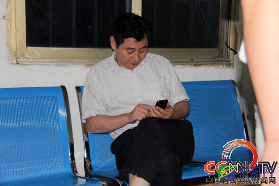 自稱(chēng)處級(jí)領(lǐng)導(dǎo)的男子